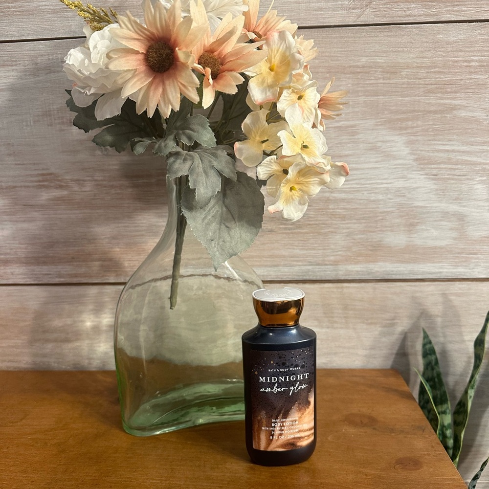 Bath and Body Works Midnight Amber Glow Body Lotion